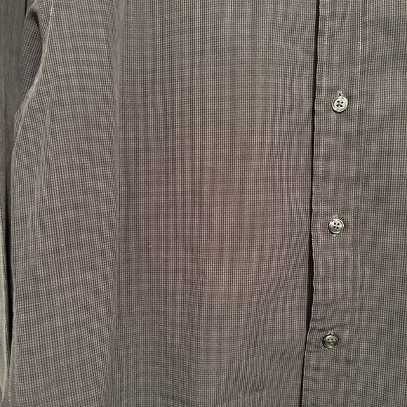 IZOD Men’s Long Sleeve Button Down Shirt - Picture 3 of 9